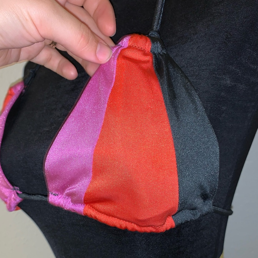 VS Colorblock Bikini - Picture 2 of 9